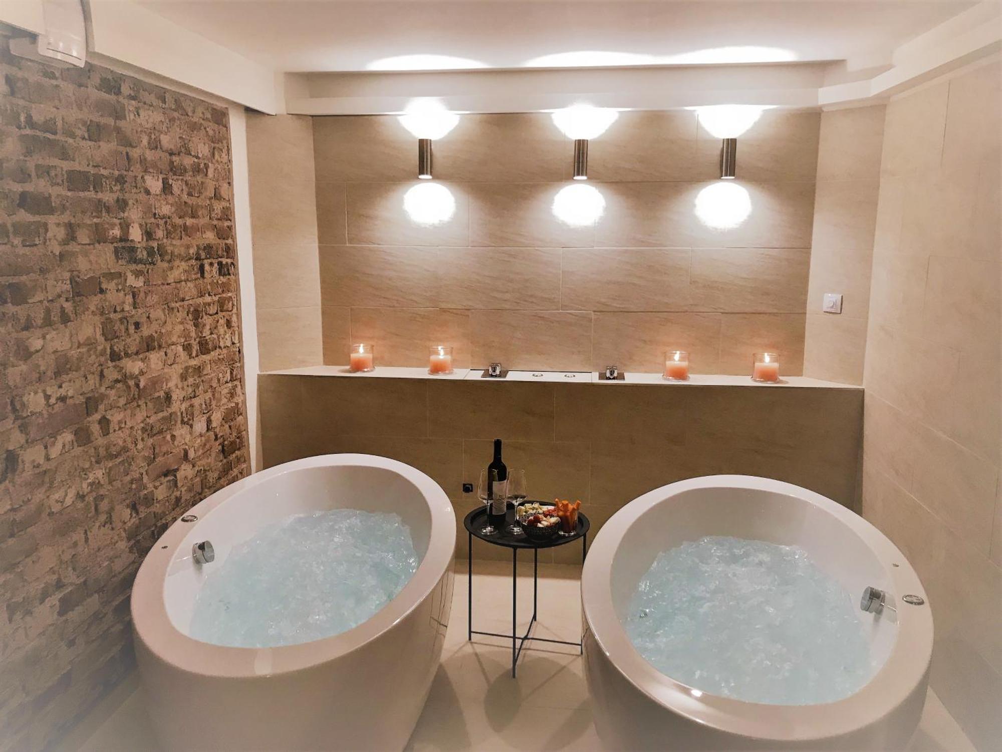 Dvur Stran & Wellness Hotel Карлови Вари Екстериор снимка