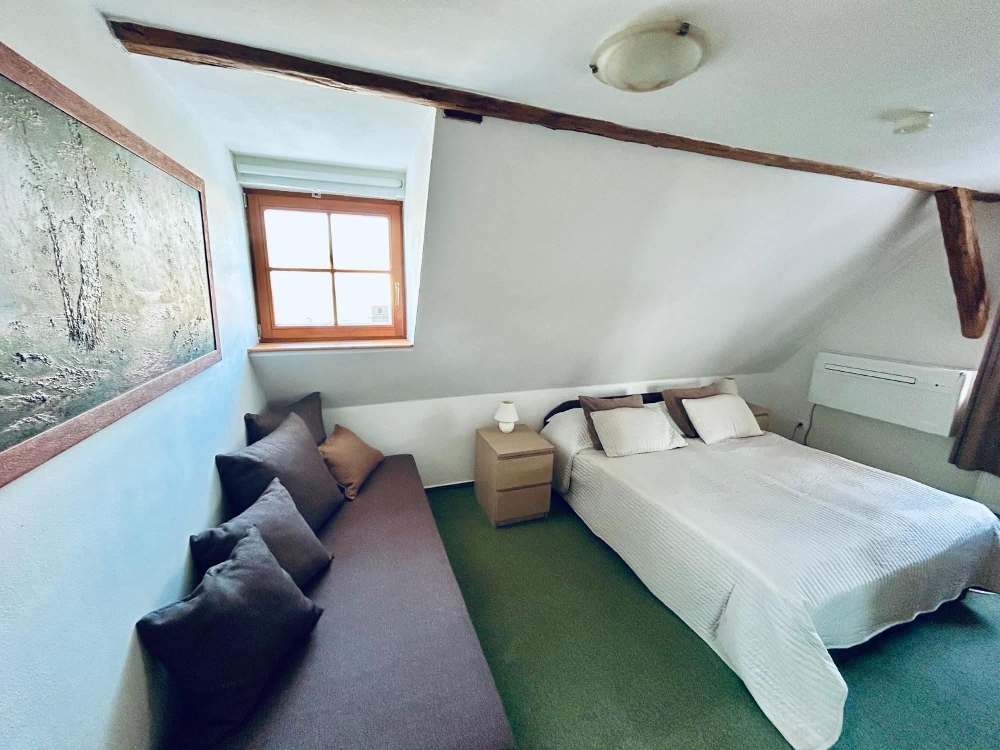 Dvur Stran & Wellness Hotel Карлови Вари Екстериор снимка